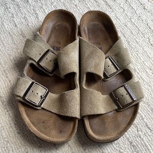Size 38 Birkenstocks EUC